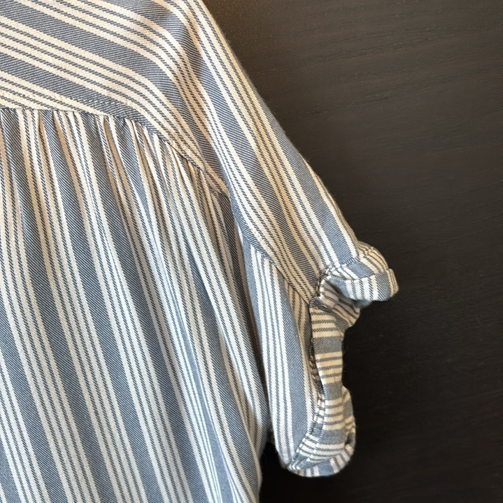 Universal Thread Women's Blue Striped Button Down… - image 6